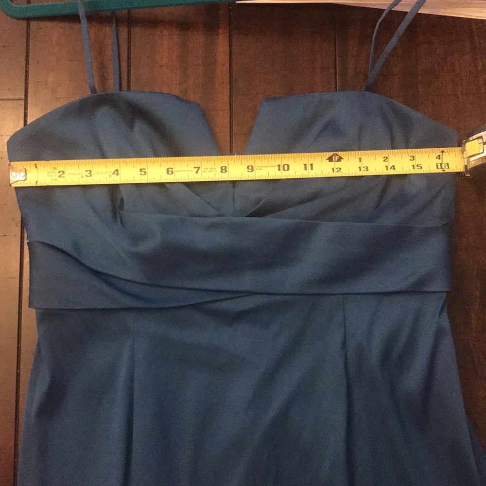 Beautiful blue dress! - Picture 3 of 4